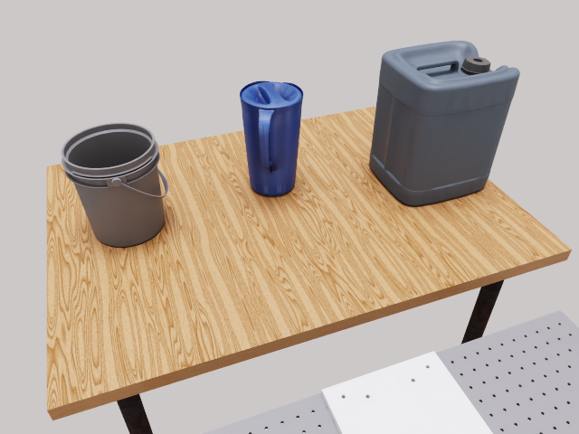 RoboLab scene for PickUpBluePitcher