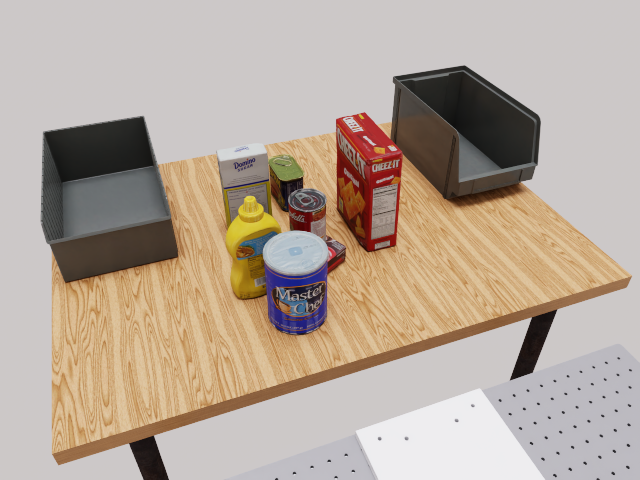 RoboLab scene for FoodPackingByColor